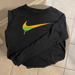 Nike Youth Long Sleeve T-Shirt - Youth Medium